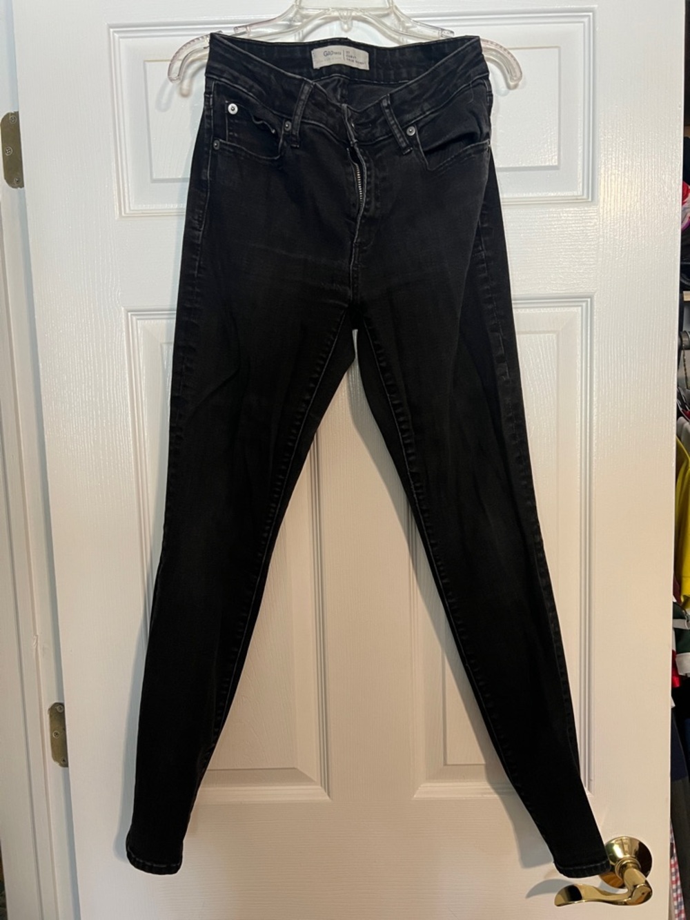 Gap 1969 Mid-Rise Black Curvy True Skinny Jeans